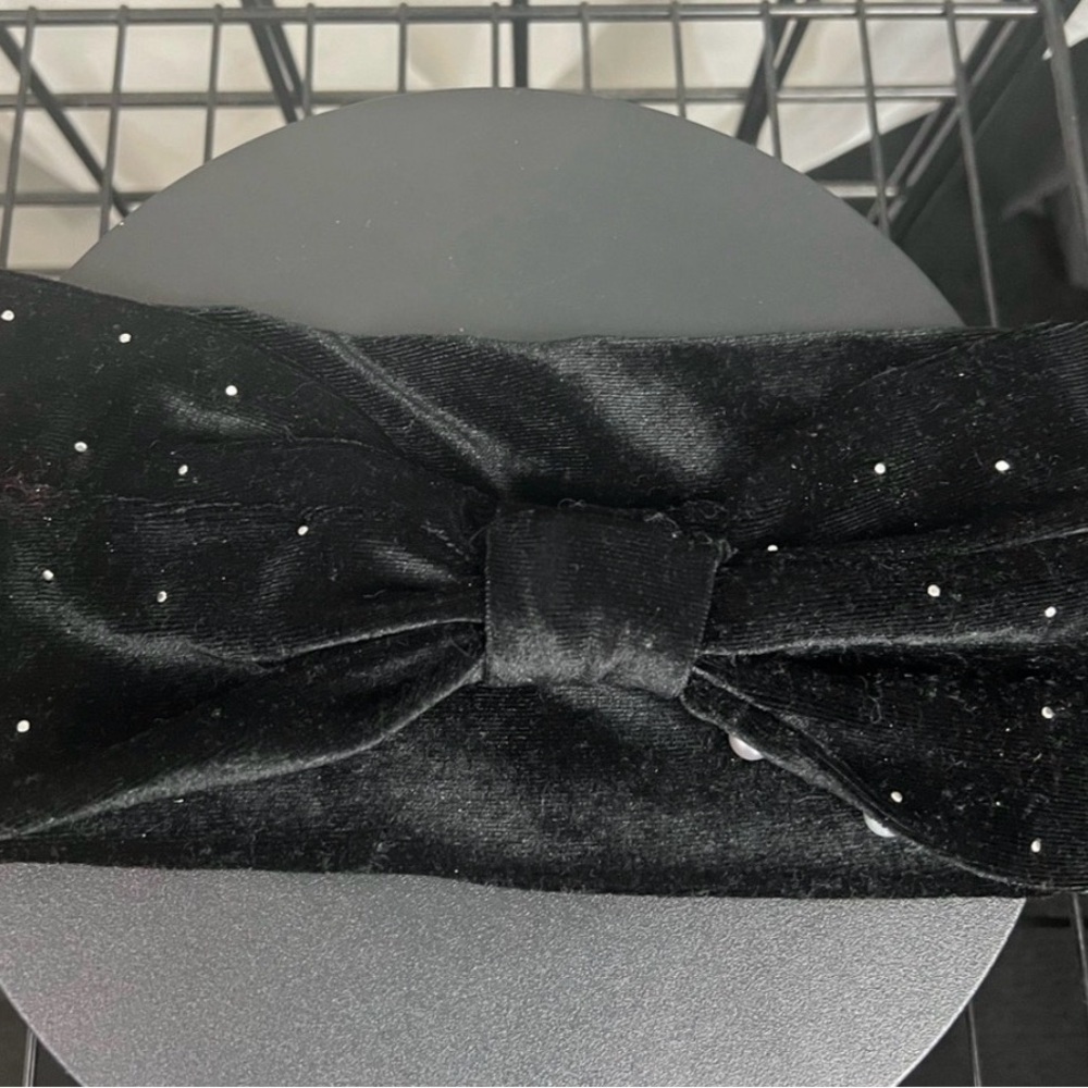 Sophisticated Black Pearl-Studded Headband - Picture 8 of 8